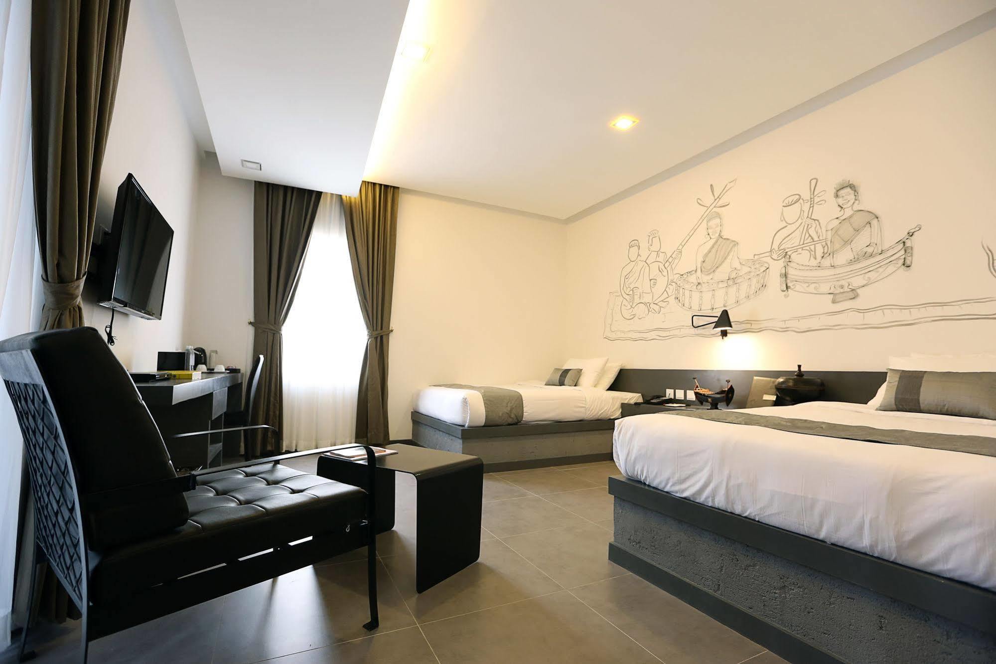 Hotel Records Phnom Penh Esterno foto