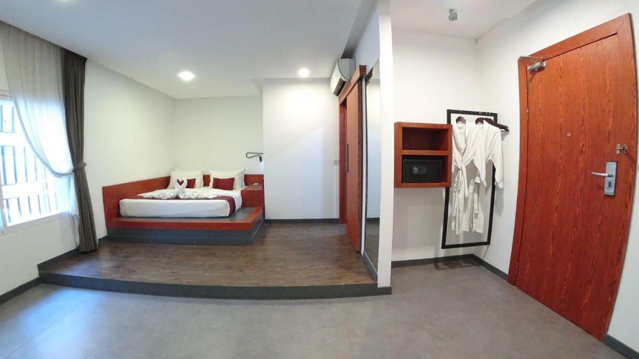 Hotel Records Phnom Penh Esterno foto