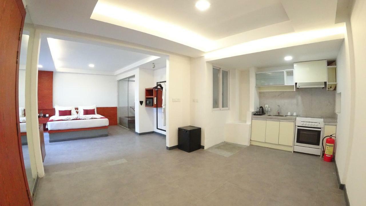 Hotel Records Phnom Penh Esterno foto