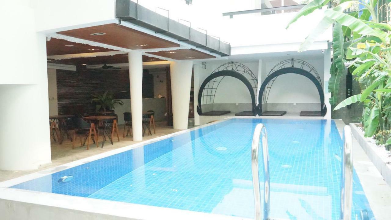 Hotel Records Phnom Penh Esterno foto