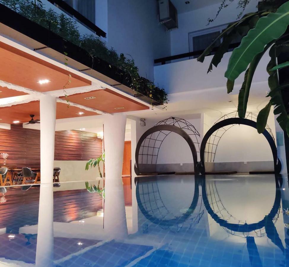 Hotel Records Phnom Penh Esterno foto